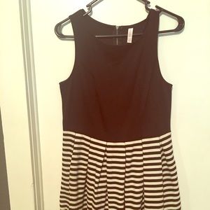 Black and white knit dress